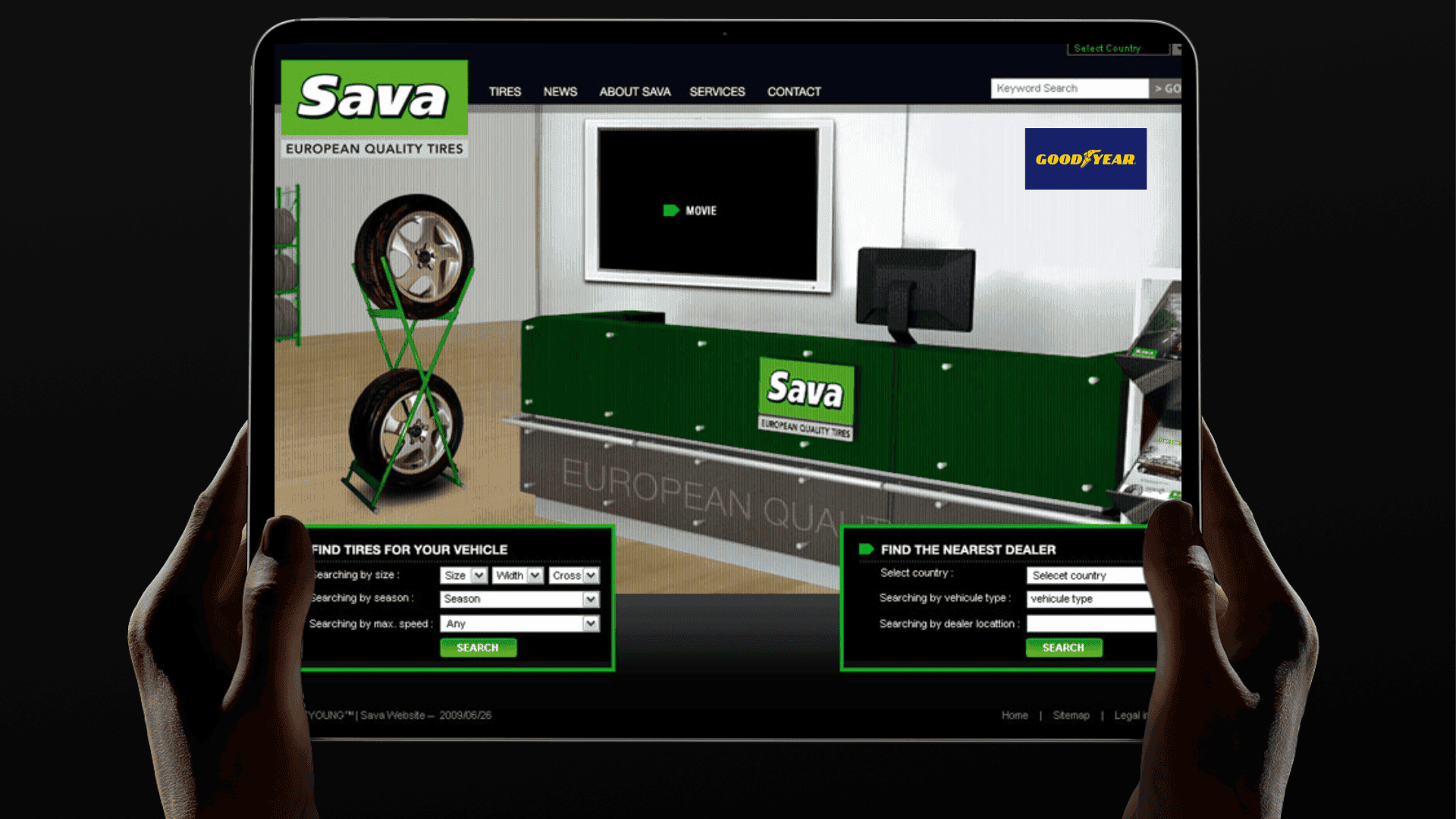 Plateforme web et interface de la marque de pneumatiques Sava du groupe Goodyear, conçues par SAY Agency et présentées sur une tablette tactile.